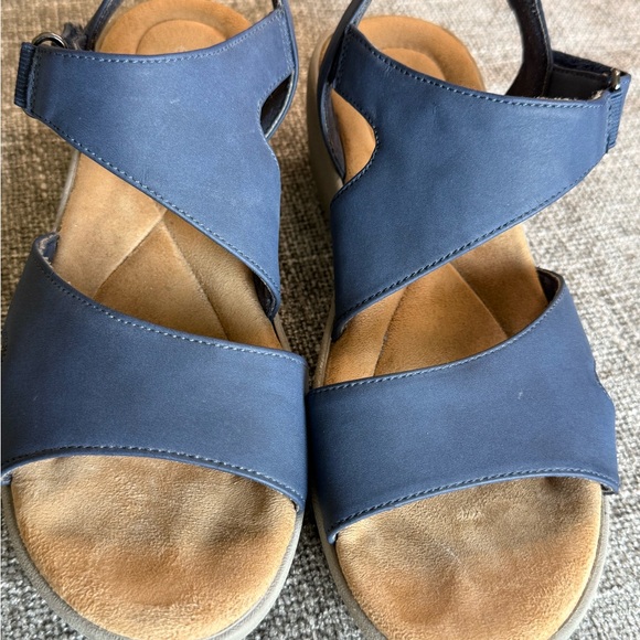 Easy Spirit Navy Blue Strappy Wedge Sandals Size 6.5M Comfort Shoes - Picture 2 of 7
